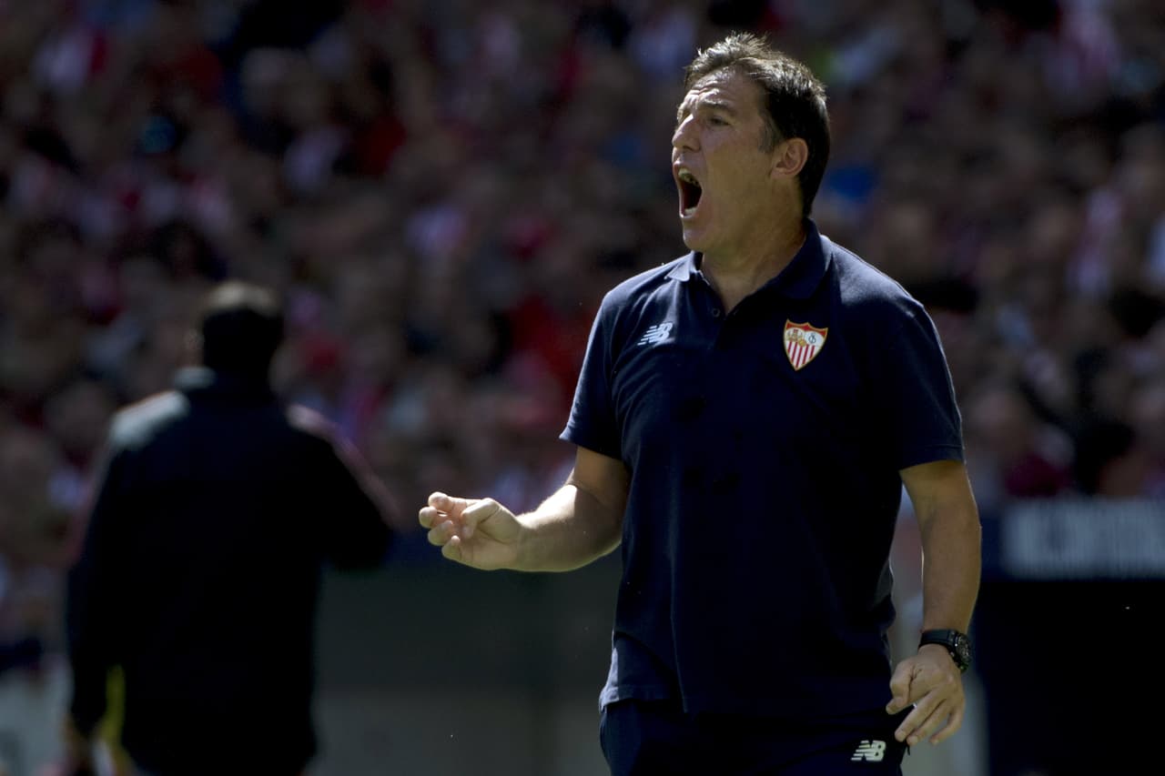 Sevilla's coach from Argentina Eduardo Berizzo shouts from the sideline during the Spanish league football match Club Atletico de Madrid vs Sevilla FC at the Wanda Metropolitano stadium in Madrid on September 23, 2017. / AFP PHOTO / CURTO DE LA TORRE (Photo credit should read CURTO DE LA TORRE/AFP/Getty Images)