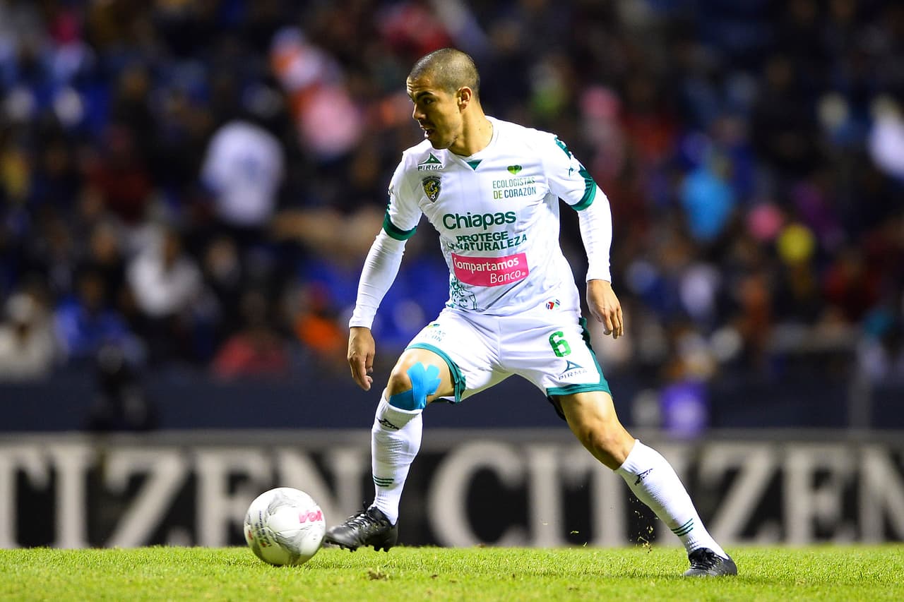 Francisco Silva, el jugador de Jaguares de Chiapas al igual que su compañero Francisco Silva, abandonaron el terreno de juego antes de que finalizaran los 90 minutos, debido a que el árbitro los expulsó del partido.