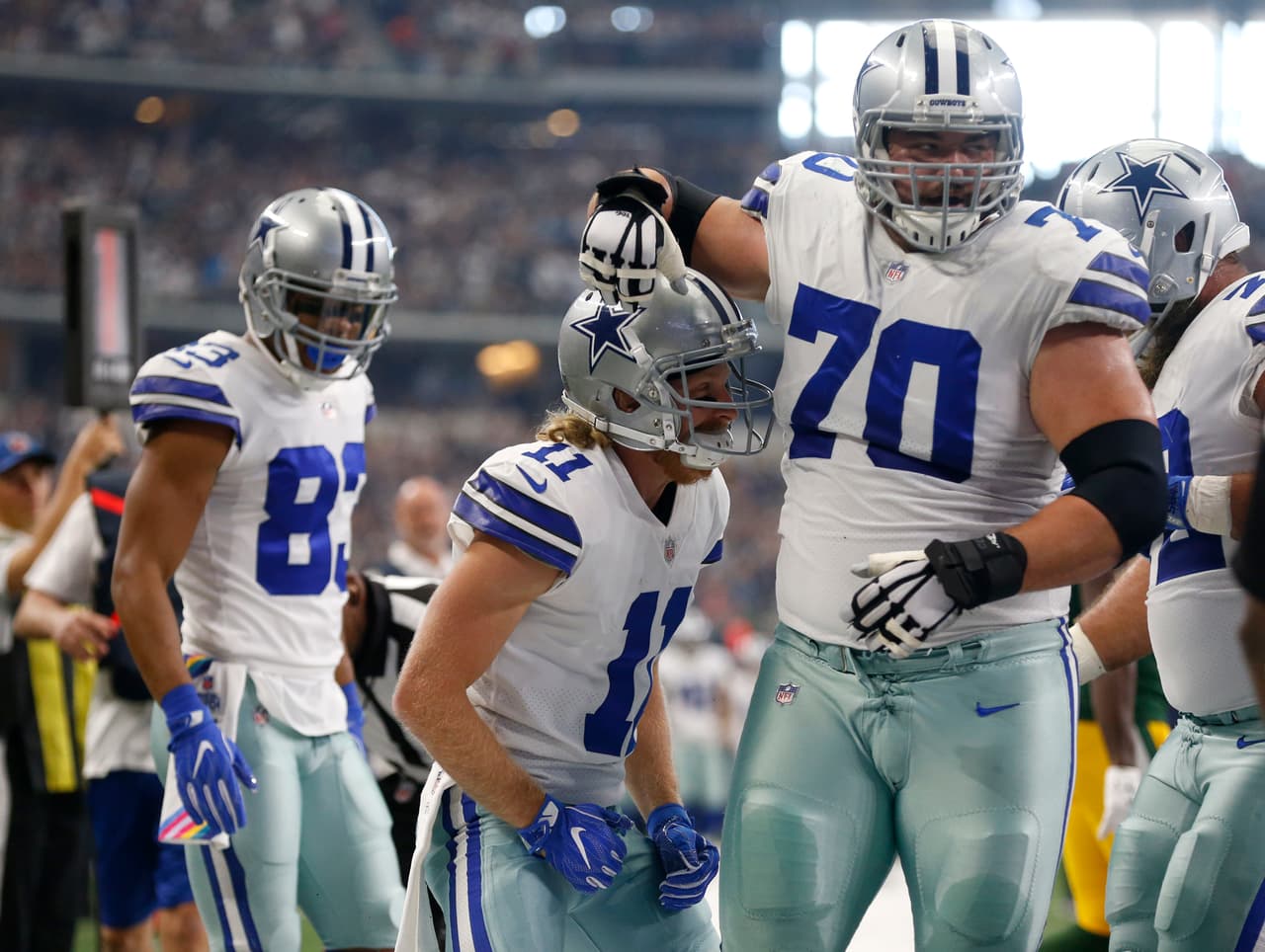 Dos de los envíos de anotación de Dak fueron para un peligrosísimo Cole Beasley que superó a los defensivos de Green Bay con facilidad.