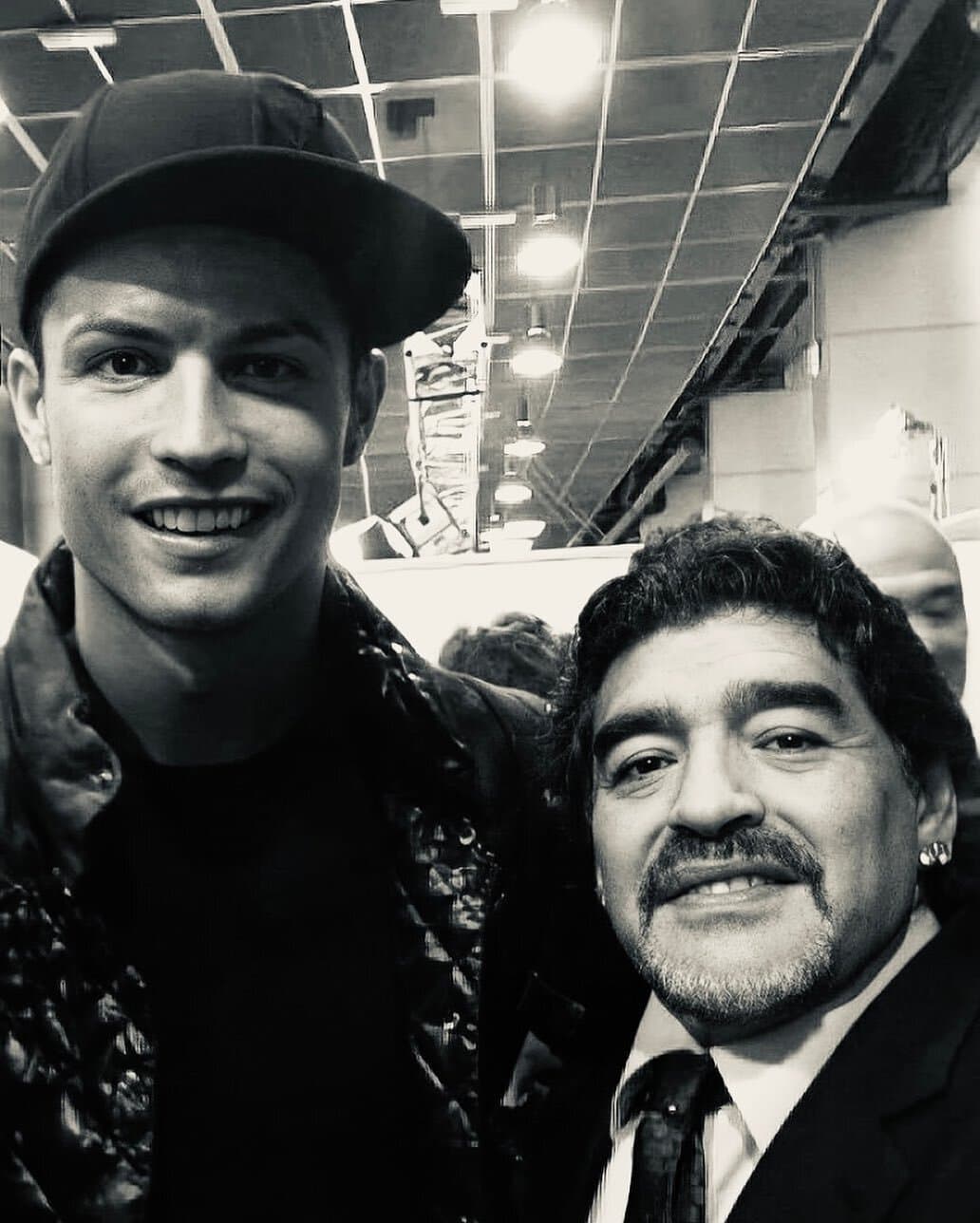 La foto histórica con uno de los mejores de la actualidad, Diego Maradona y Cristiano Ronaldo.