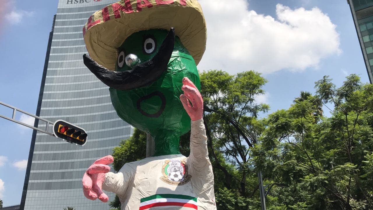 Personajes del pasado, cuando México brilló como local, también se unieron a la fiesta.