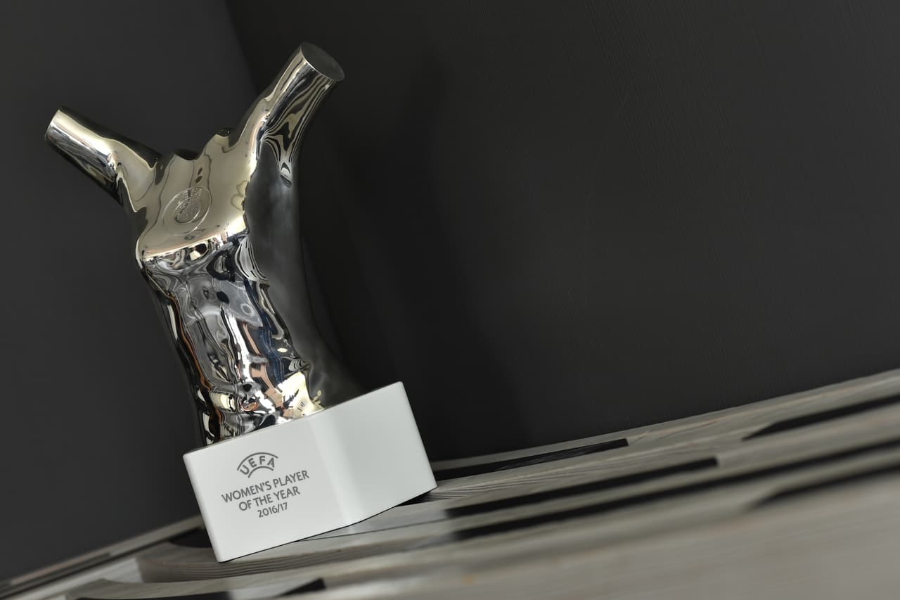 Pernille Harder (Dinamarca, Linköping y Wolfsburgo), Dzsenifer Marozsán (Alemania, Lyon) y Lieke Martens (Holanda, Rosengård y Barcelona) son las nominadas entre las mujeres.