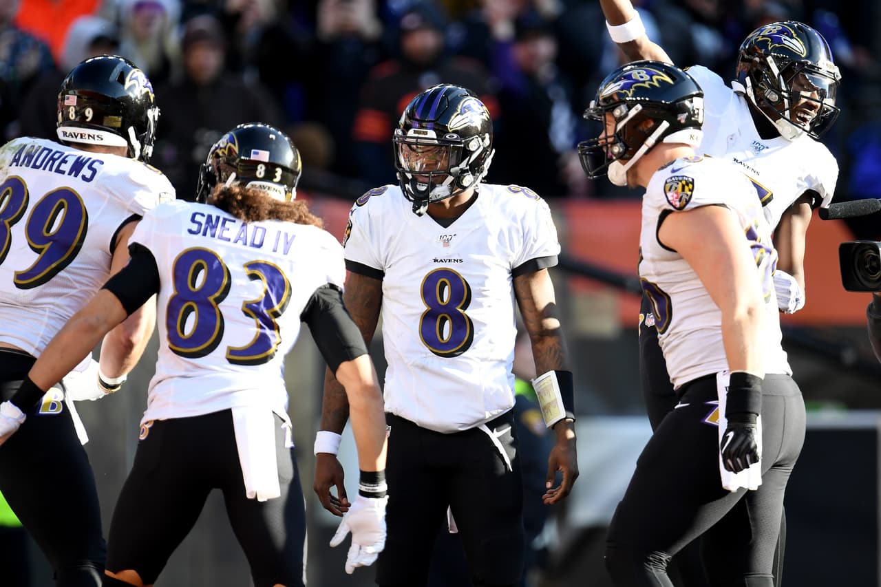 En la División Norte de la Conferencia Americana, los Baltimore Ravens son líderes con un récord de 13-2.