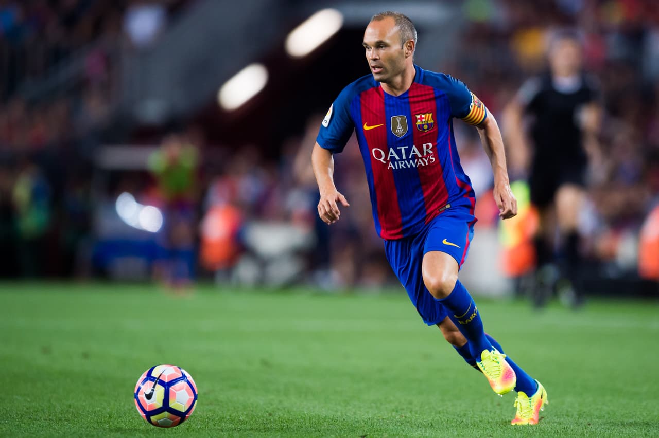 BARCELONA, SPAIN - AUGUST 10: Andres Iniesta of FC Barcelona runs with the ball during the Joan Gamper trophy match between FC Barcelona and UC Sampdoria at Camp Nou on August 10, 2016 in Barcelona, Spain. (Photo by Alex Caparros/Getty Images)