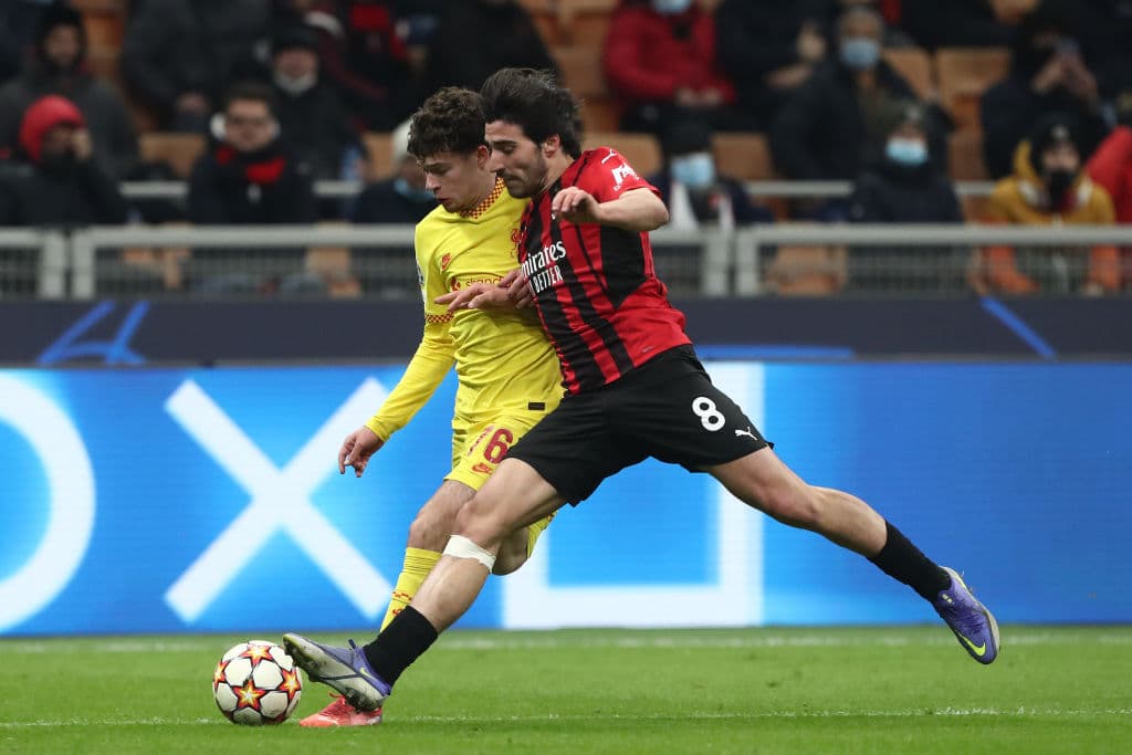 AC Milán cae ante Liverpool 2-1 y no consigue su calificación a la siguiente fase de la UEFA Champions League. Fikayo Tomori le daba la victoria al equipo rossonnero, pero Mohamed Salah y Divock Origi le dieron el triunfo a los 'Reds'.