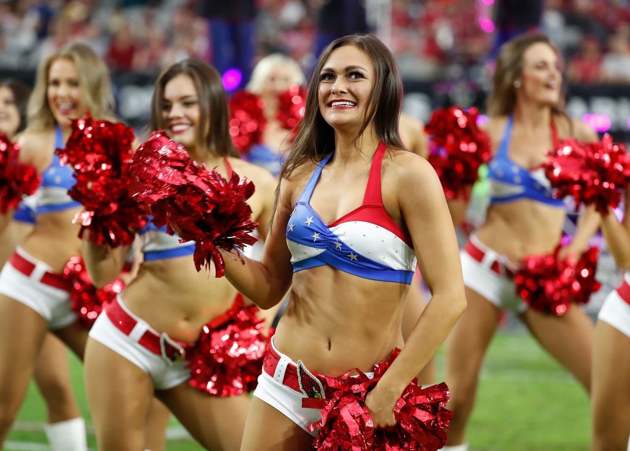 La Semana 12 de la NFL tuvo en la belleza y energía de las porristas en los estadios ese ingrediente perfecto para darle un color especial al fútbol americano estadounidense.