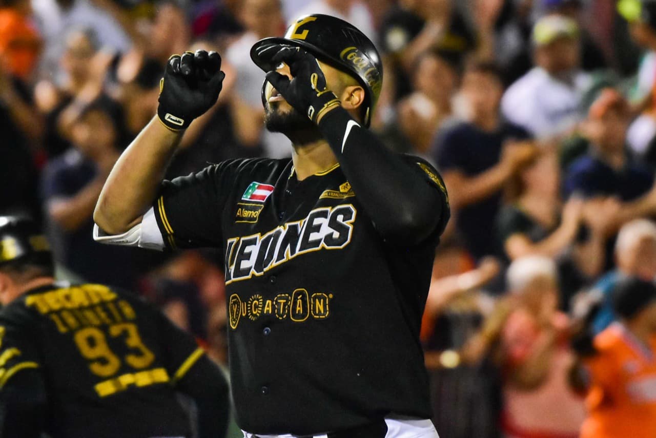 Remontada de Leones para empatar 2-2 la Serie del Rey