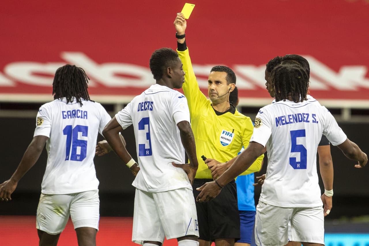 Marvín Márquez y Douglas Martínez fueron los encargados de anotar en el entretenido empate entre la selección de El Salvador y Honduras.