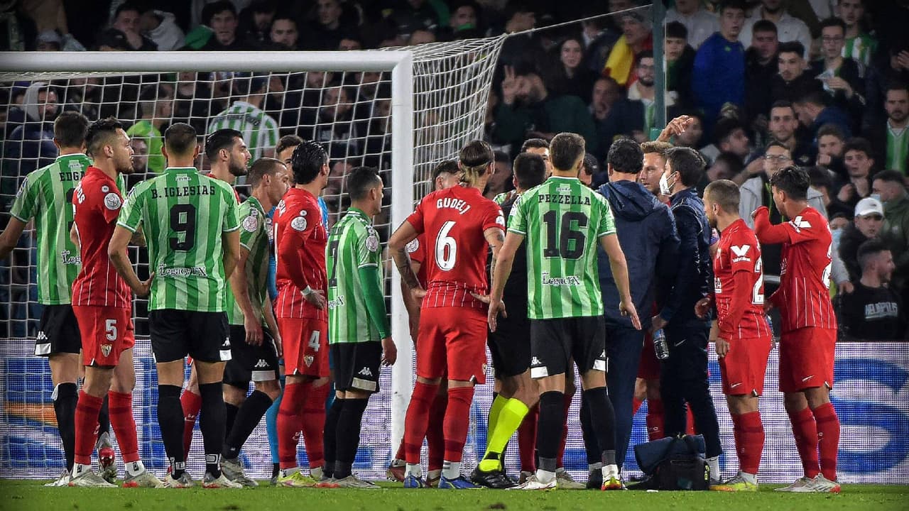 Tecatito y Sevilla se oponen a jugar vs Betis tras lesión de Jordán