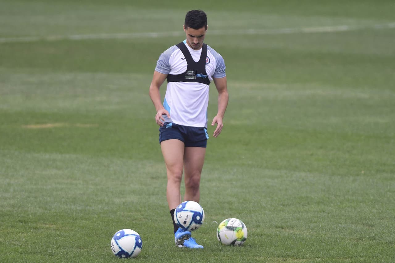 Eustaquio no volverá a Cruz Azul este año y seguirá en Europa