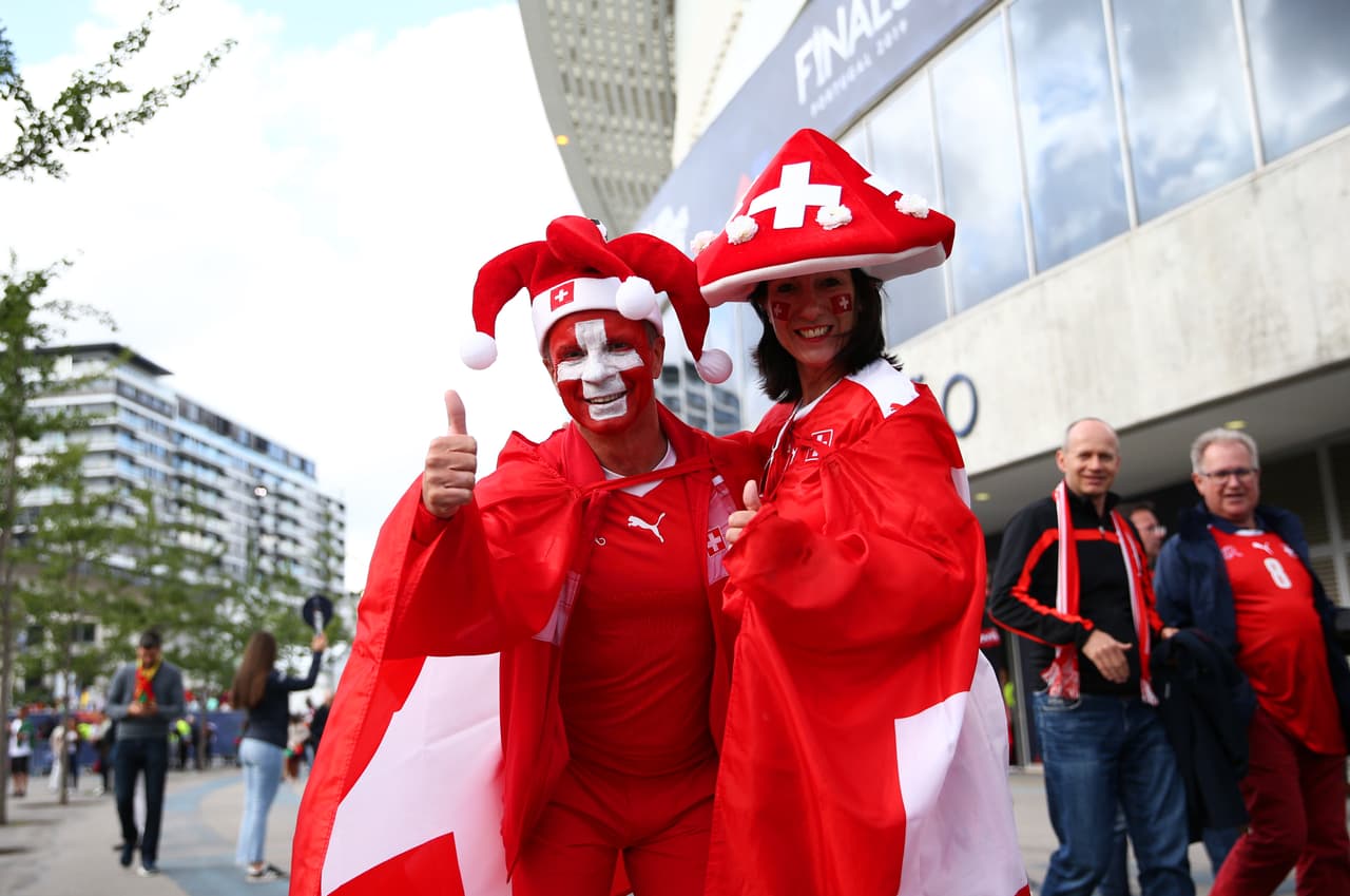 Porto recibió este jueves el primer partido de las Semifinales de la nueva UEFA Nations League entre Portugal, local, y Suiza. El Estadio Do Dragao fue el escenario para este compromiso al cual llegaron miles de aficionados lusos y suizos con la ilusión de dar un primer paso a la Final.