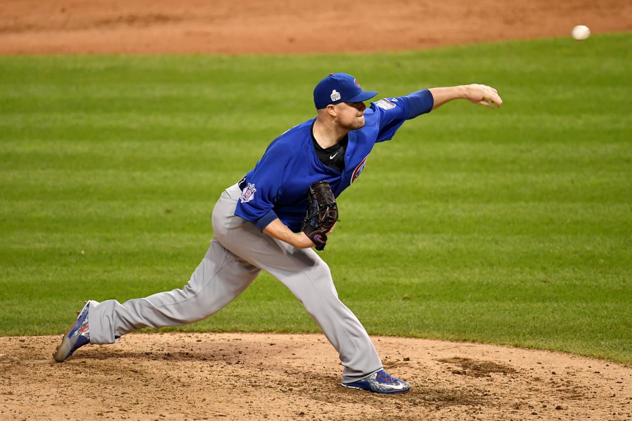 CLEVELAND, OH - NOVEMBER 02: Jon Lester #34 of the Chicago Cubs throws a pitch during the seventh inning against the Cleveland Indians in Game Seven of the 2016 World Series at Progressive Field on November 2, 2016 in Cleveland, Ohio. (Photo by Jason Miller/Getty Images)