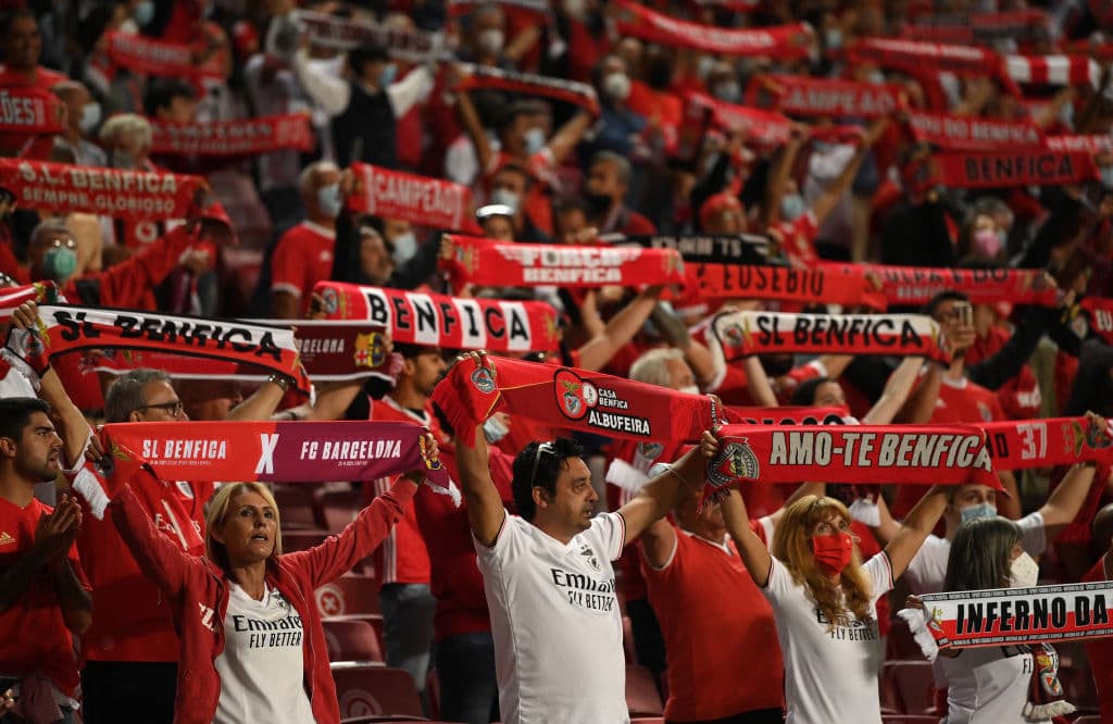 Los de Ronald Koeman no han tenido suerte en esta Champions League. Darwin Nuñez anota doblete (3’, 79’) y Rafa Silva suma otro tanto (69’) para darle la victoria al Benfica sobre Barcelona 3-0 durante la fase de grupos.