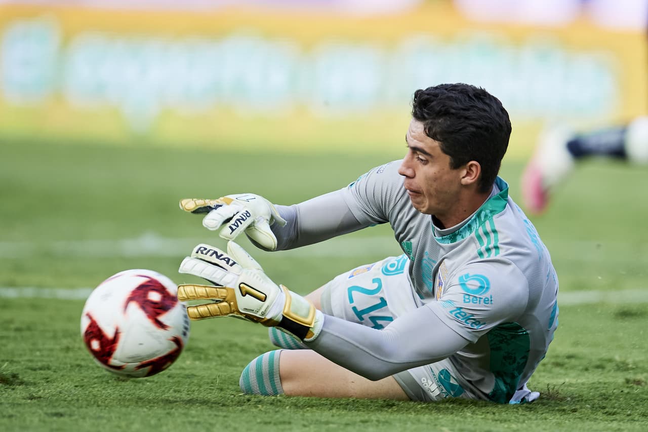 Pumas tocaba la puerta con un tiro de esquina a los 36’.