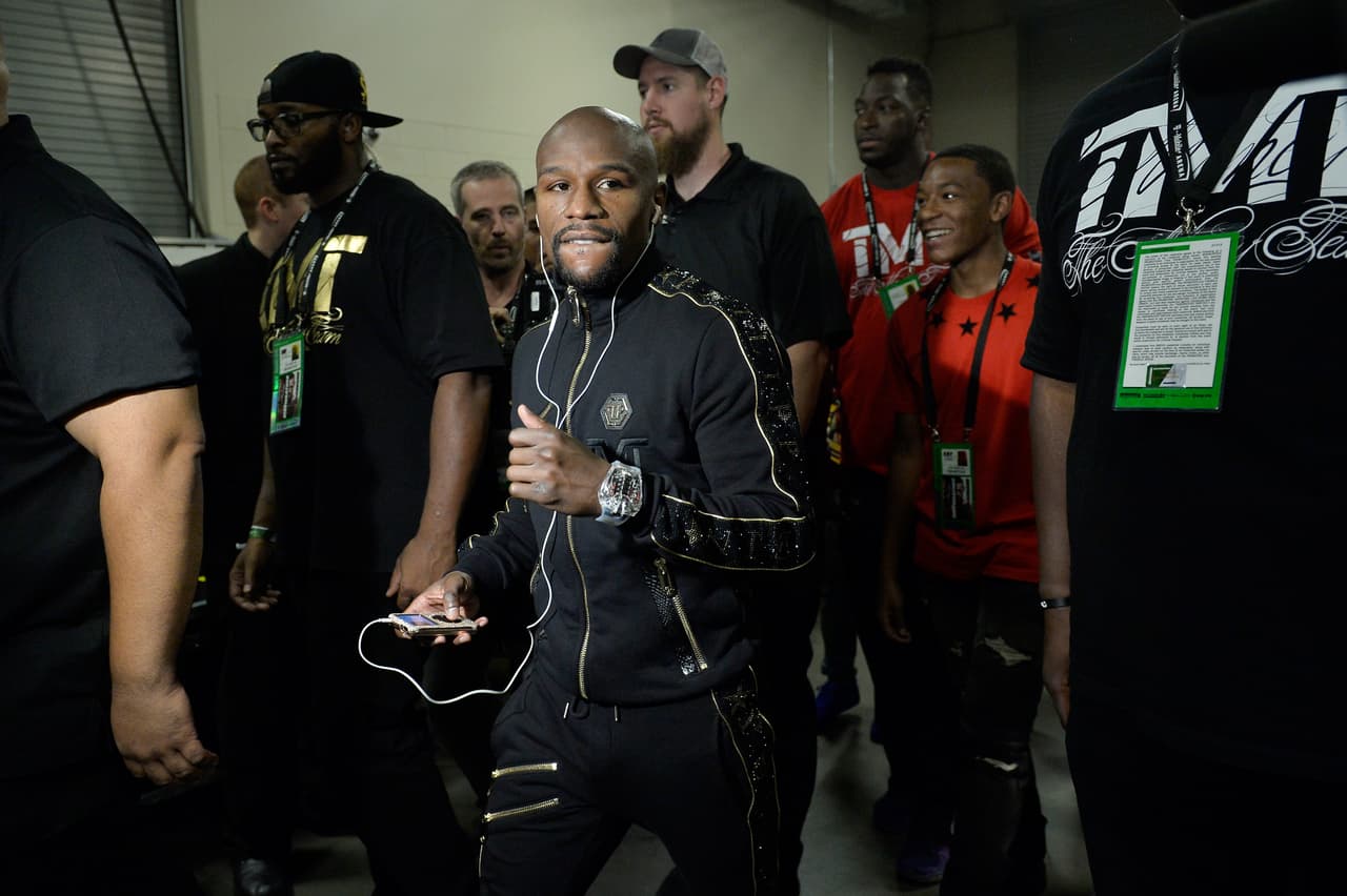 LAS VEGAS, NV - AUGUST 26: Floyd Mayweather Jr. arrives at the arena for his super welterweight boxing match against Conor McGregor on August 26, 2017 at T-Mobile Arena in Las Vegas, Nevada. (Photo by Brandon Magnus/Zuffa LLC/Zuffa LLC via Getty Images )