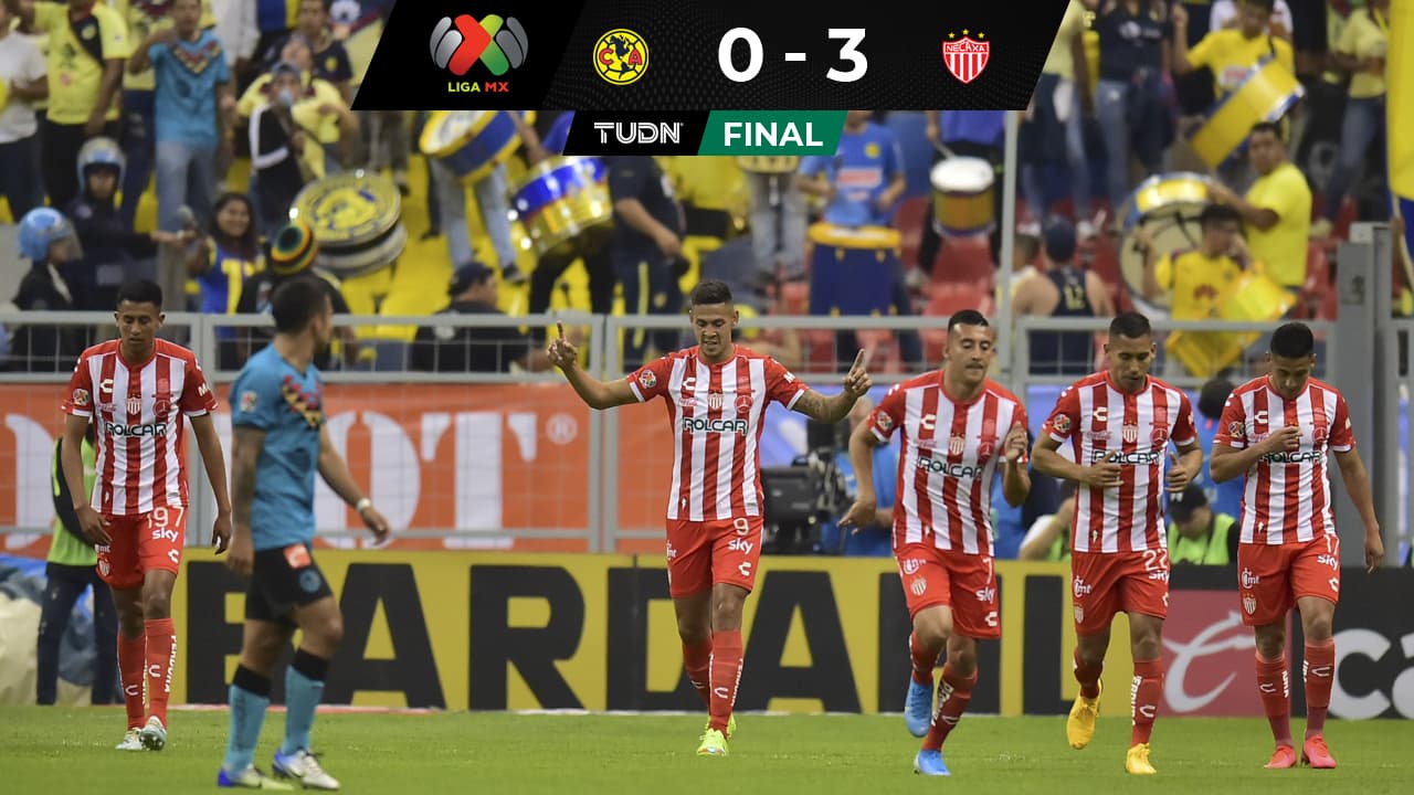 América pierde como local ante el Necaxa y le expulsan a dos