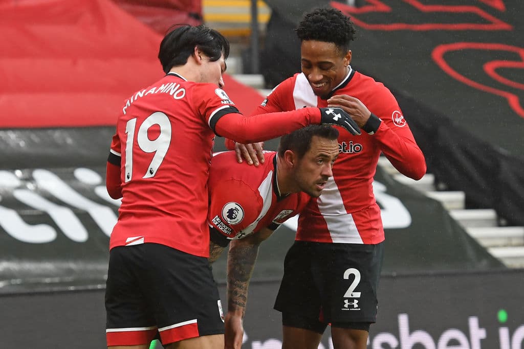 Wolverhampton se impone a Southampton 2-1 en la Premier League. Danny Ings se encargaba de poner arriba a su equipo, pero los Wolves remontaron y se llevaron el partido con goles de Rubén Neves de penal y, el segundo gol corrió a cargo de Pedro Neto al minuto 66 y ya escalan a la 12va posición de la tabla.