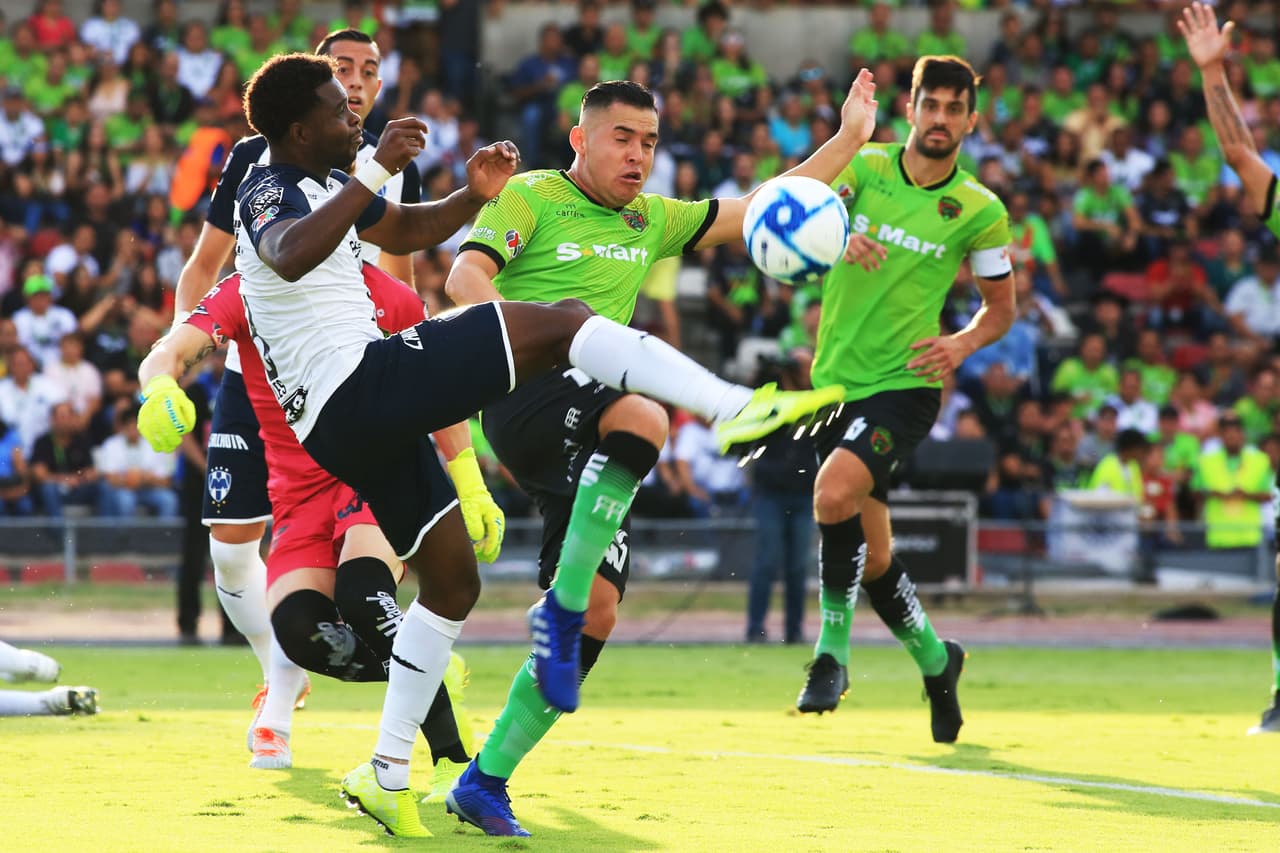 Rayados sufre la cuarta derrota del torneo ante Juárez y los Bravos sorprenden en el cierre de la Fecha 8 en la Liga MX.