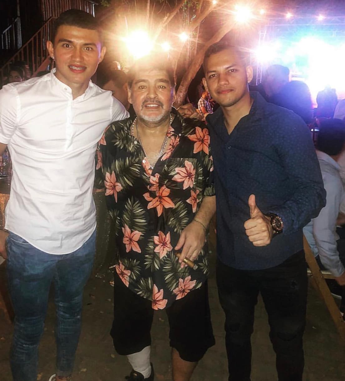 Pero eso no fue impedimento para poder compartir con sus invitados y aventarse a bailar una que otra canción.