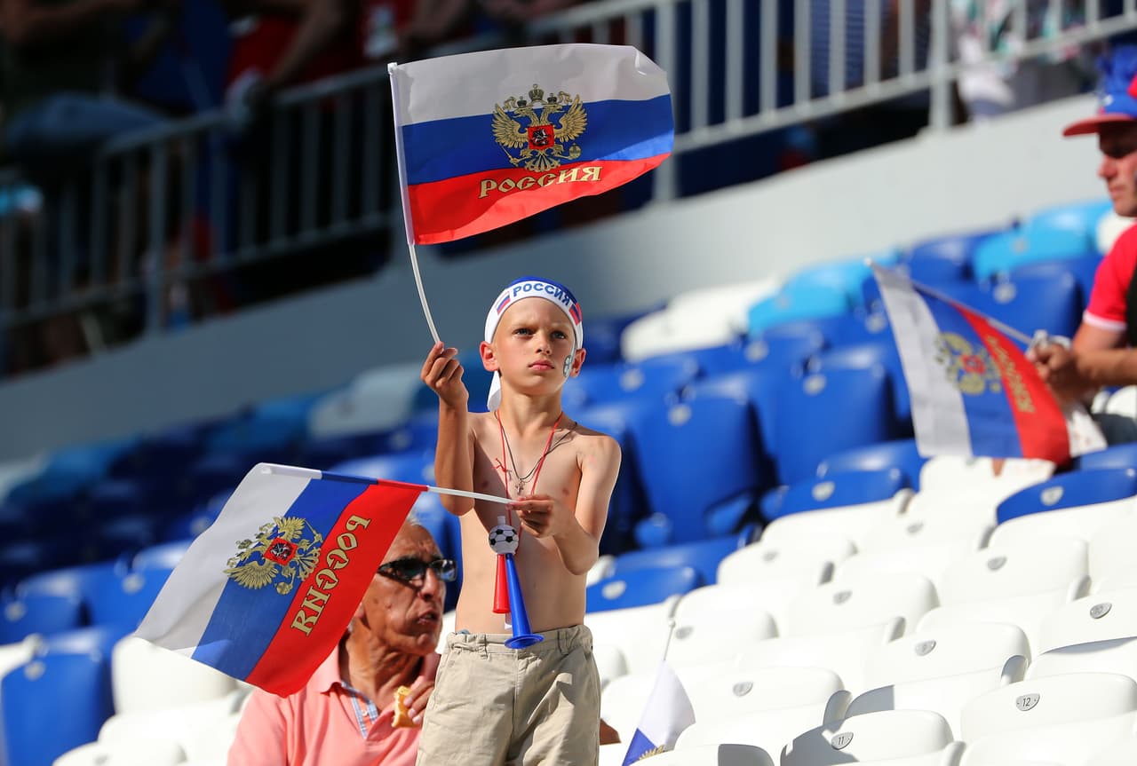 Rusos y uruguayos vivieron con gran emoción la previa y el partido del grupo A entre sus países en el Samara Arena. Aunque los locales fueron más en número, los sudamericanos no se quedaron atrás.
