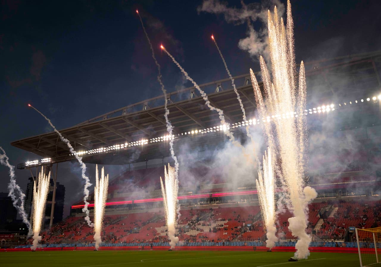 Un explosivo BMO Field fue testigo de la victoria 2-1 de Toronto FC sobre Nashville SC.
<br>