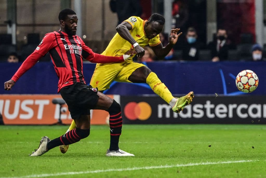AC Milán cae ante Liverpool 2-1 y no consigue su calificación a la siguiente fase de la UEFA Champions League. Fikayo Tomori le daba la victoria al equipo rossonnero, pero Mohamed Salah y Divock Origi le dieron el triunfo a los 'Reds'.