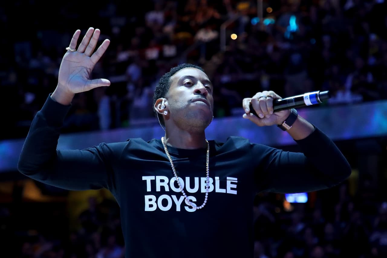 Lil' Jon y Ludacris prendieron la fiesta ante los 26562 espectadores en el Quicken Loans Arena de Cleveland, donde los fanáticos disfrutaron del espectáculo en la jornada del título de los Warriors.
