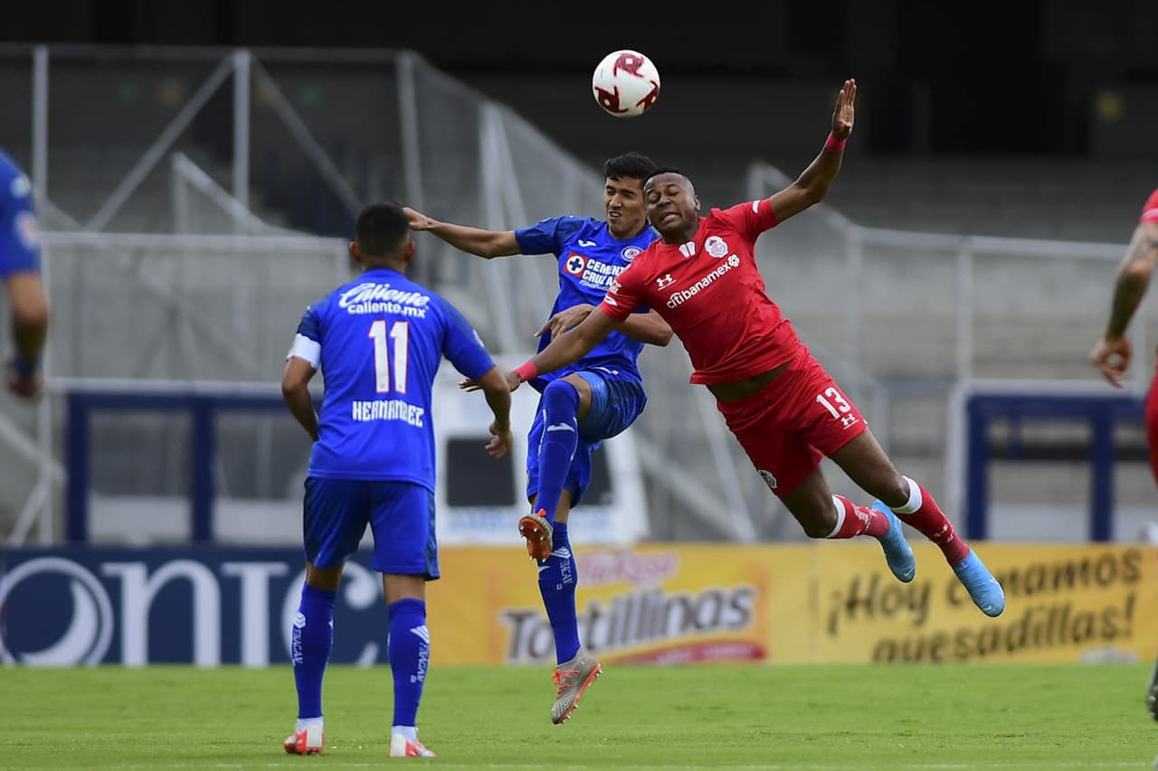 Con gol de Juan Escobar, la Máquina avanza a semifinales y el Toluca queda fuera de la Copa GNP por México.