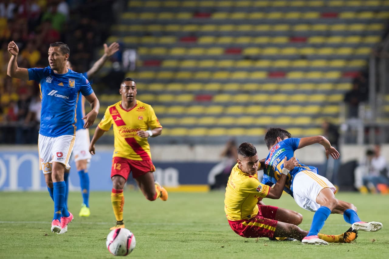 Además de las emociones fue un partido luchado y jugado con mucha fuerza. Muchas faltas y cuatro tarjetas amarillas fueron el saldo final.