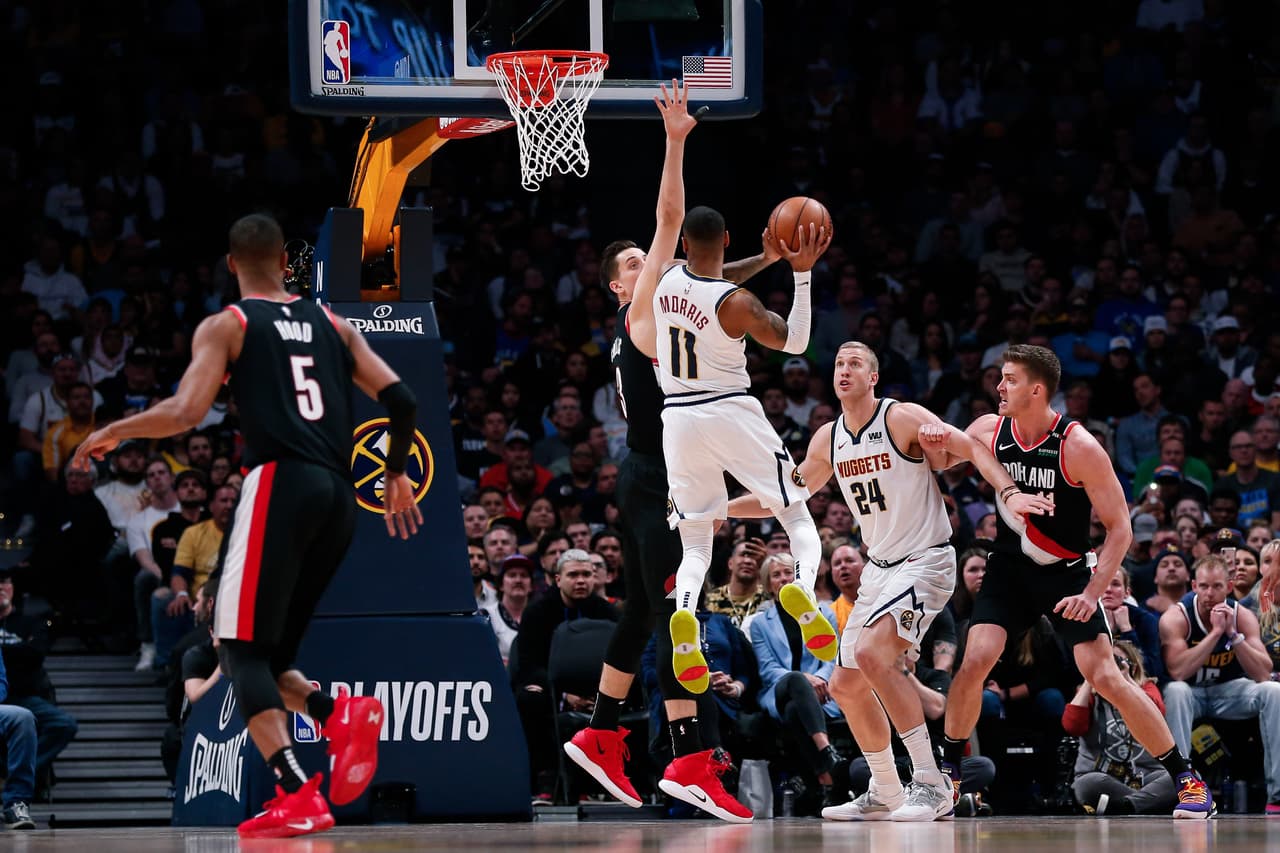 La promesa de buen juego se cumplió desde el primer cuarto, el cual quedó igualado por 32-32. Jugadores como Jokic, Jamal Murray, Paul Millsap y Gary Harris se destacaban.