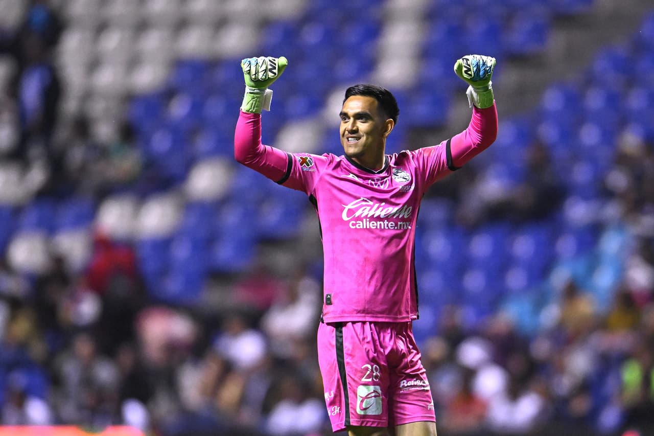 El portero de la Liga MX que lidera en la tabla de atajadas