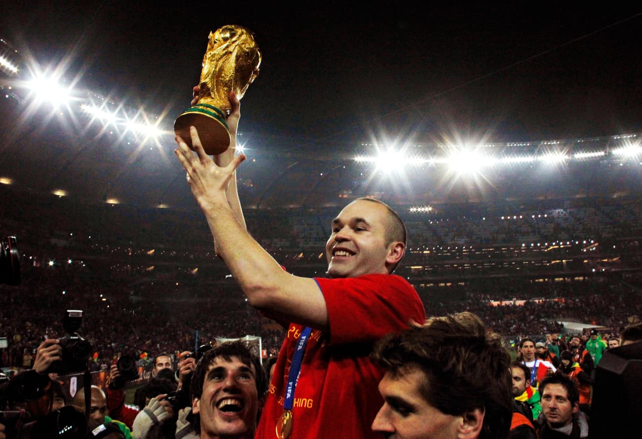 Iniesta fue el jugador más destacado en varios partidos de Sudáfrica-2010 y aún es de los que se mantienen vigentes luego de ese gran título español.