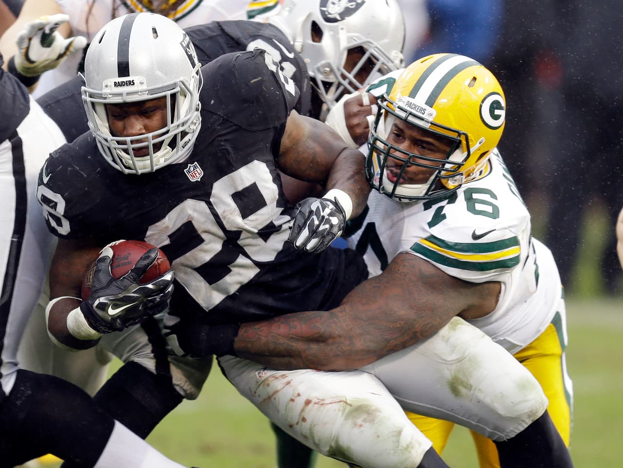 Los Green Bay Packers vencieron 30 - 20 a los Oakland Raiders para avanzar a la postemporada, los Raiders están eliminados.