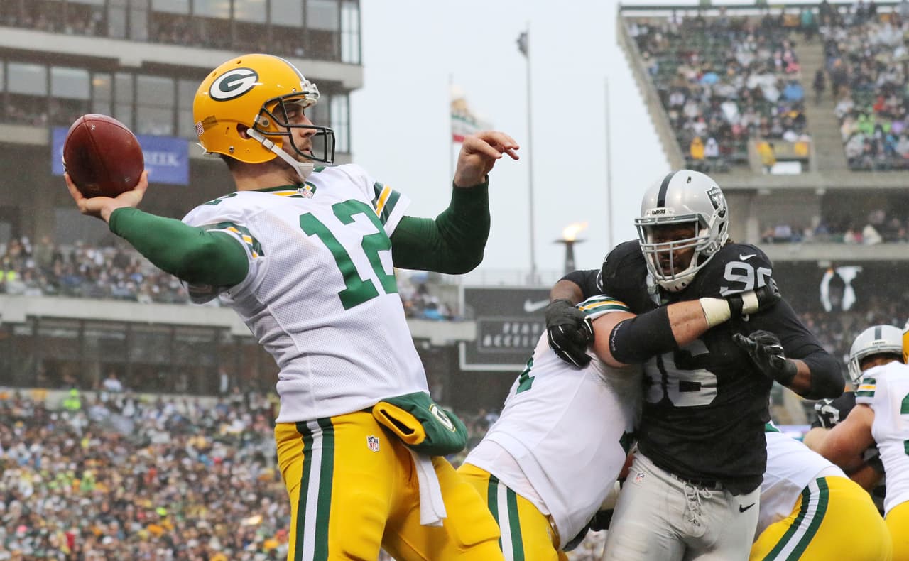 Los Green Bay Packers vencieron 30 - 20 a los Oakland Raiders para avanzar a la postemporada, los Raiders están eliminados.