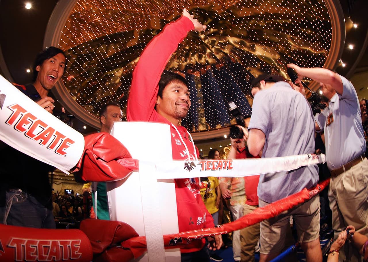 Manny Pacquiao y Timothy Bradley hicieron su arribo a Las Vegas.