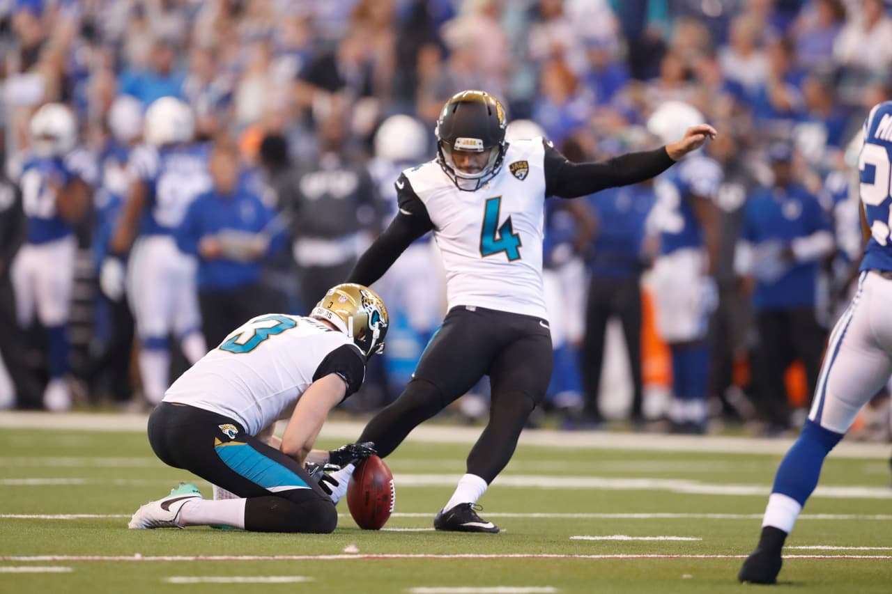 Tambien el pateador de los Jaguars estuvo certero. Josh Lambo acertó 2 goles de campo inluído uno de 42 yardas y los 3 puntos extras para sumar 9 de los puntos de su equipo.