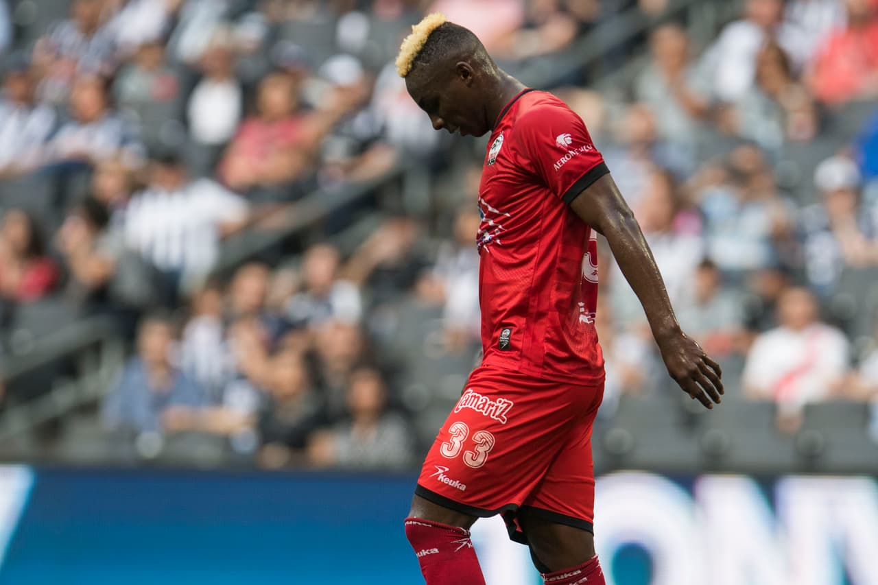 Quiñones fue el gran villano del encuentro luego de que falló un penal que habría representado el 1-1 parcial e instantes después cayó el segundo de Rayados.