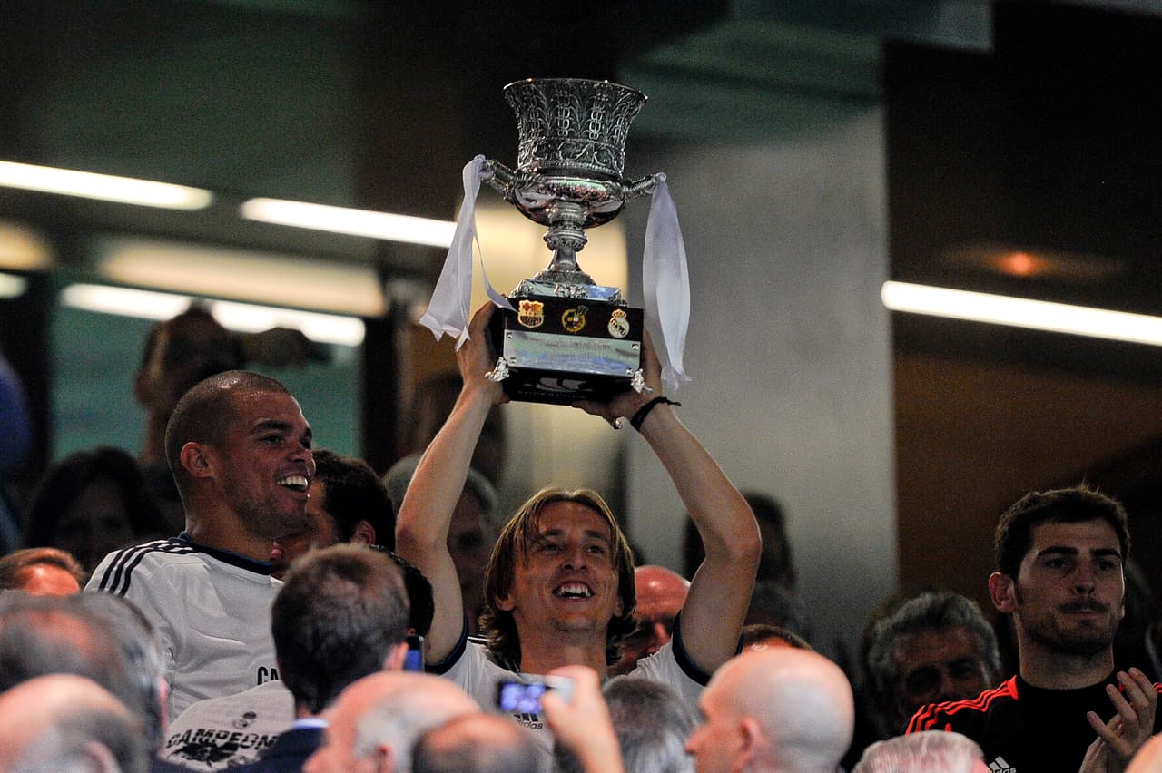 Con Real Madrid apenas tiene una Copa del Rey, obtenida en 2013-2014.