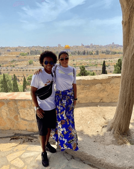 El delantero brasileño Willian viajó con su pareja a Palestina e Israel.