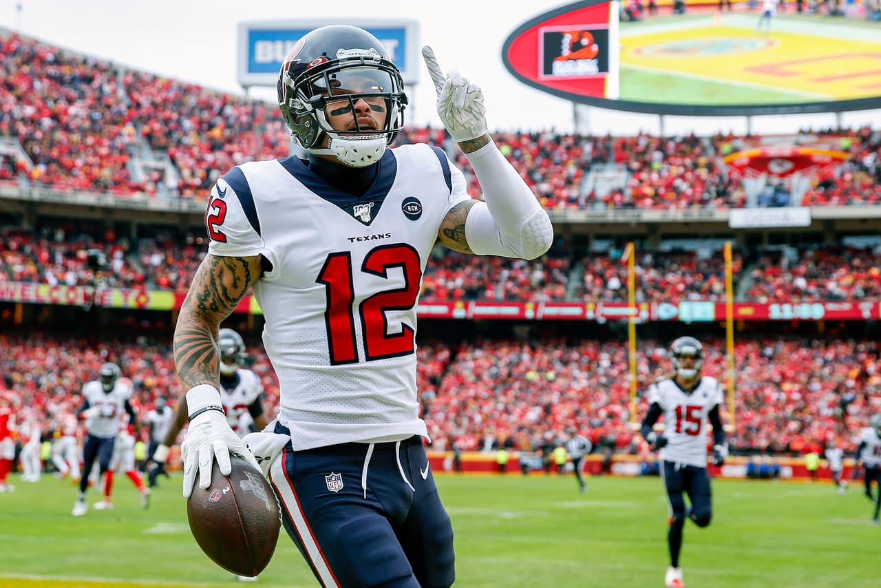 Liberado receptor de los Texans encarcelado por protesta contra racismo