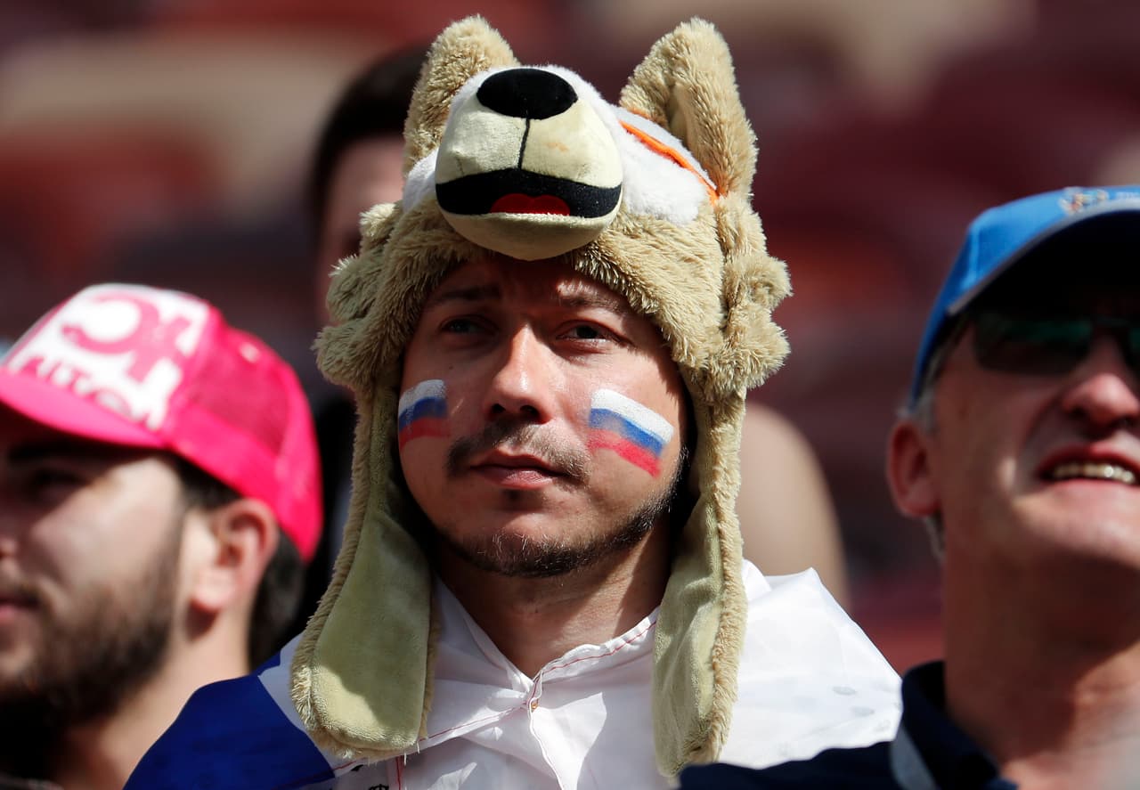 Los fanáticos del duelo entre Rusia y España viven una jornada especial en Moscú y en el estadio de Luzhniki en medio del partido de octavos de final del Mundial de Rusia 2018.