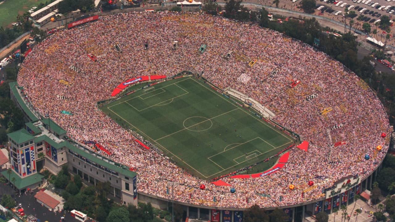 MLS abrirá temporada 2023 con un Chicharito vs Vela en el Rose Bowl