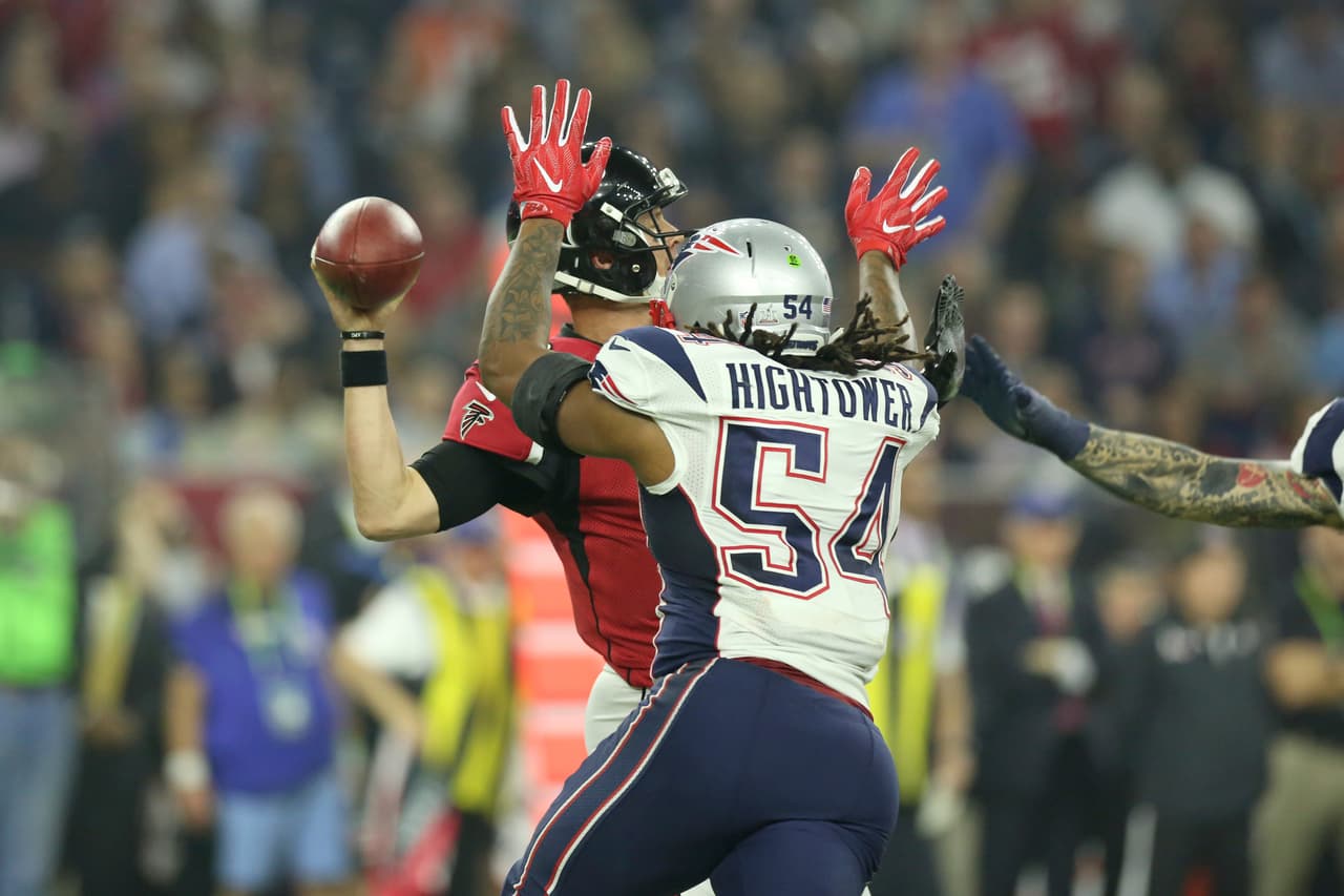 <b>Errores fueron claves</b>
<br>- Cuando la pizarra estaba 28-3 a favor de los Falcons, la ofensiva de Atlanta comandada pro Ryan cometió una serie de errores que lo terminaron condenando.
<br>- El QB sufrió cinco capturas, un balón suelto y fue recuperado por los Patriots, estos factores fueron determinantes.