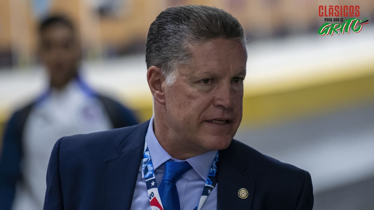 ¡Quieren de regreso a Ricardo Peláez a base de firmas!