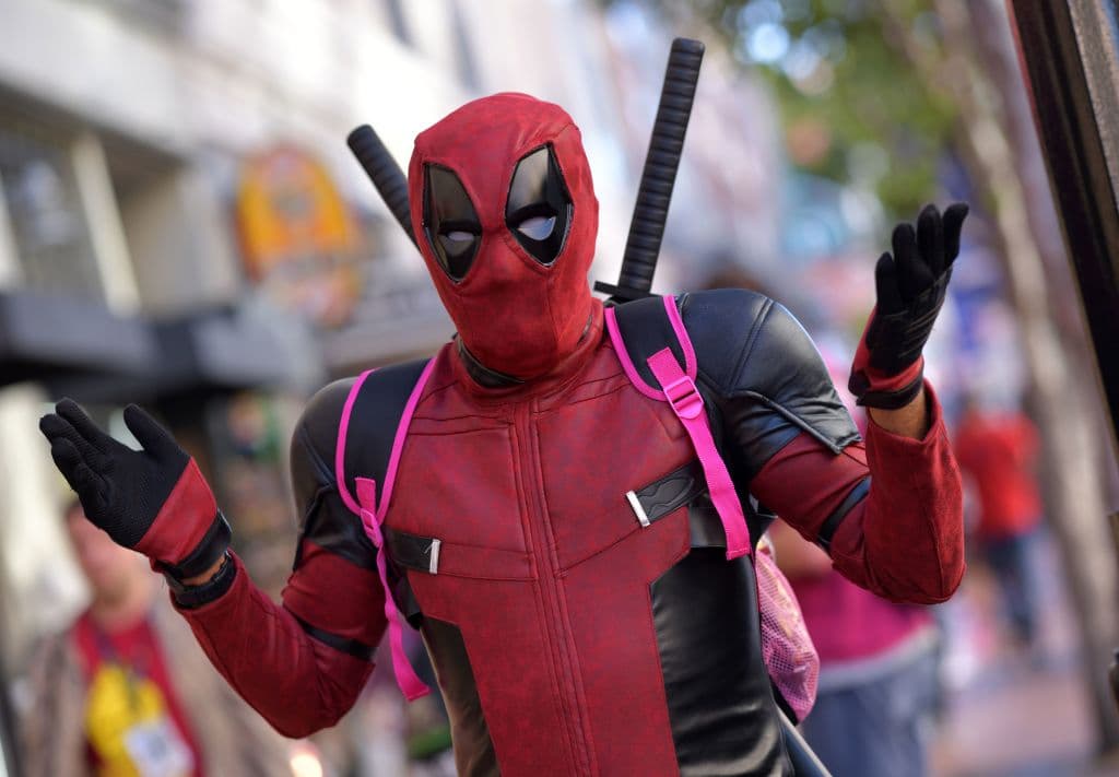 Aún no han dicho de qué va la historia, pero pretenden que Wade Wilson (Deadpool), se cruce con personajes de Marvel.