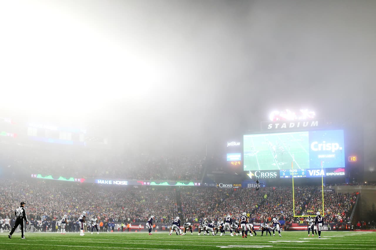 New England Patriots
<b> 13-20</b> Tennessee Titans | Los Tennessee Titans jugarán ante Baltimore Ravens en Ronda Divisional.