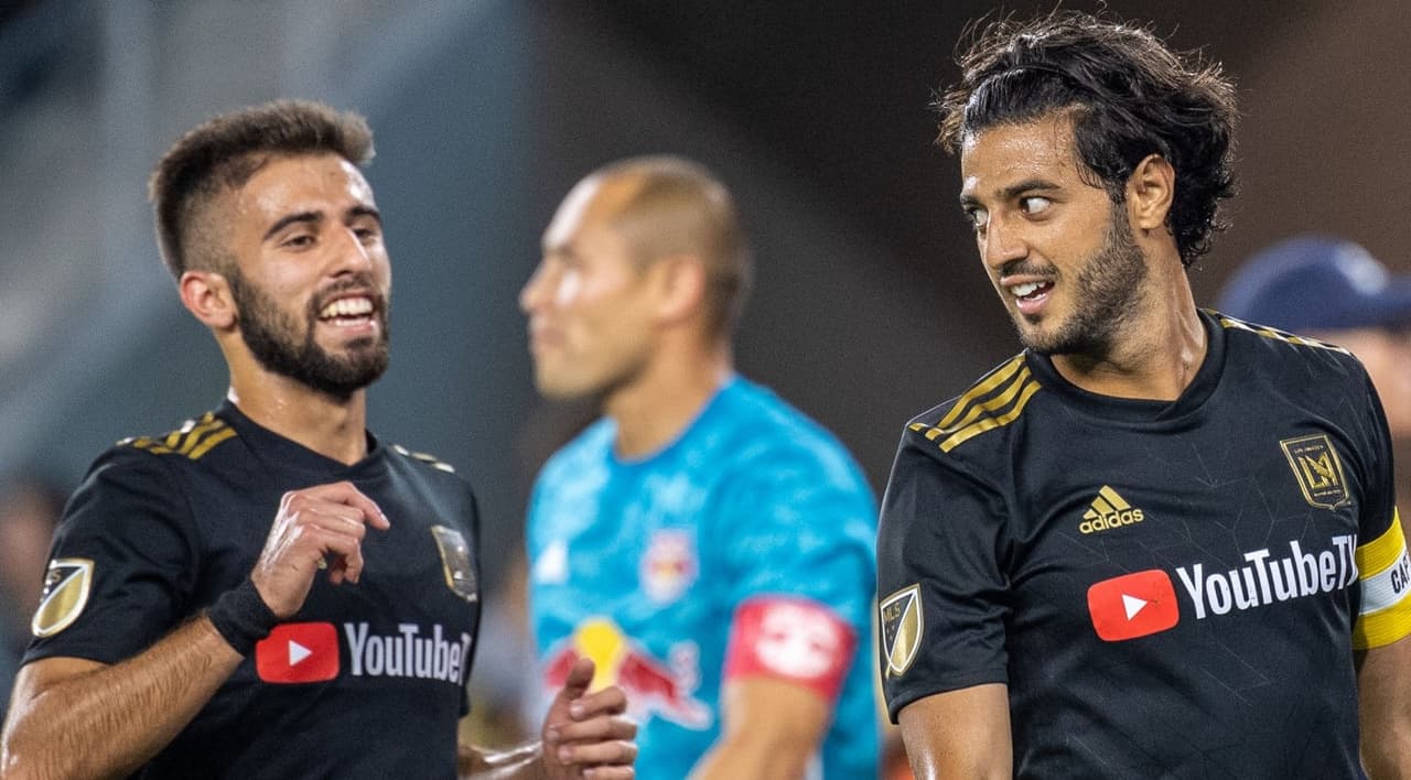 Diego Rossi, positivo por COVID-19 mientras estaba con Uruguay