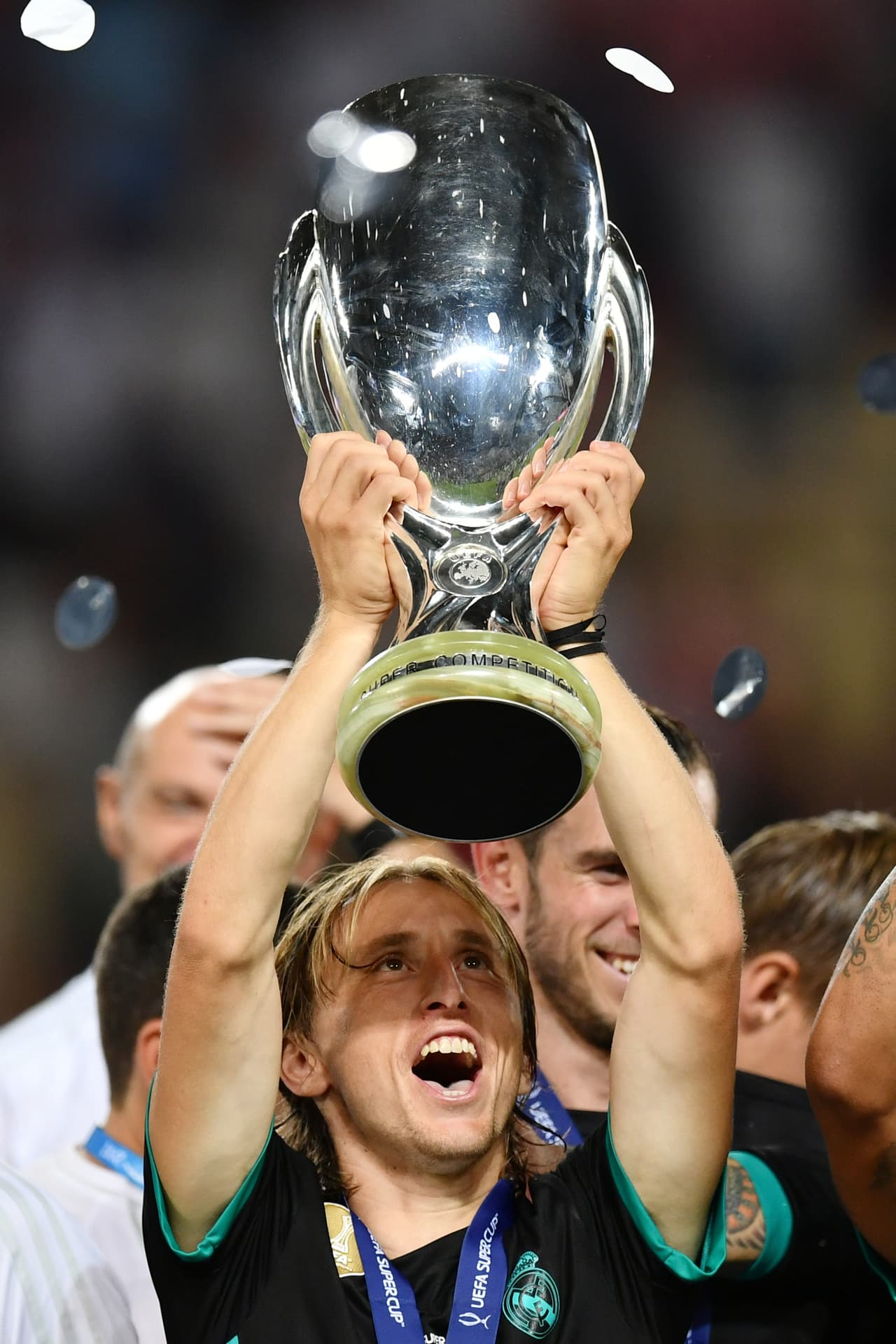 Gracias a ello también ha levantado en tres ocasiones la Supercopa de Europa, con una sola derrota contra Atlético de Madrid en 2014.