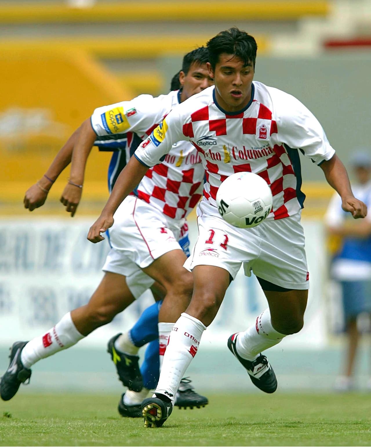 Durante el Clausura 2003, los Tecos enlazaron 8 derrotas consecutivas estableciendo la peor racha en torneos cortos.