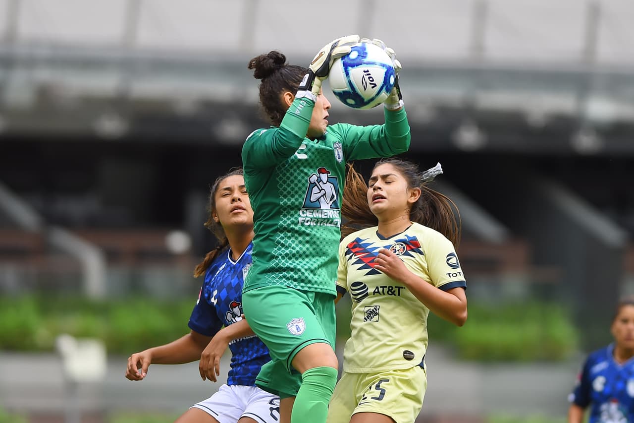 Esbeydi Salazar adelantó a las Tuzas pero Daniela Espinoza y un autogol de Cassidy le dieron la victoria a las azulcremas.